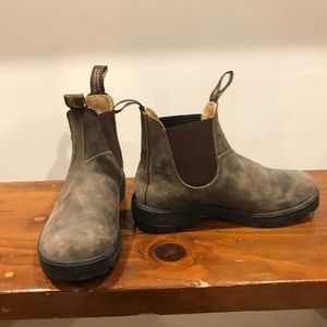 Size 7 Blundstone